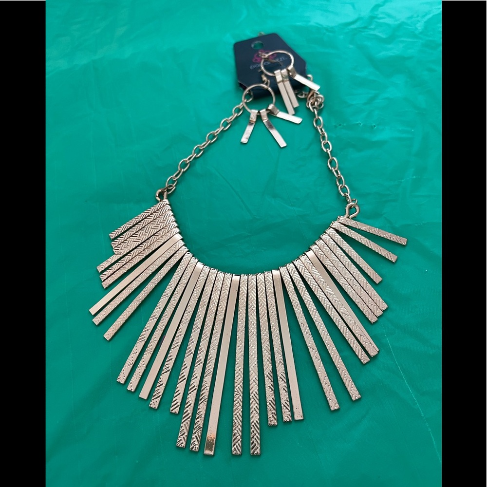 Silver spike necklace with earring set